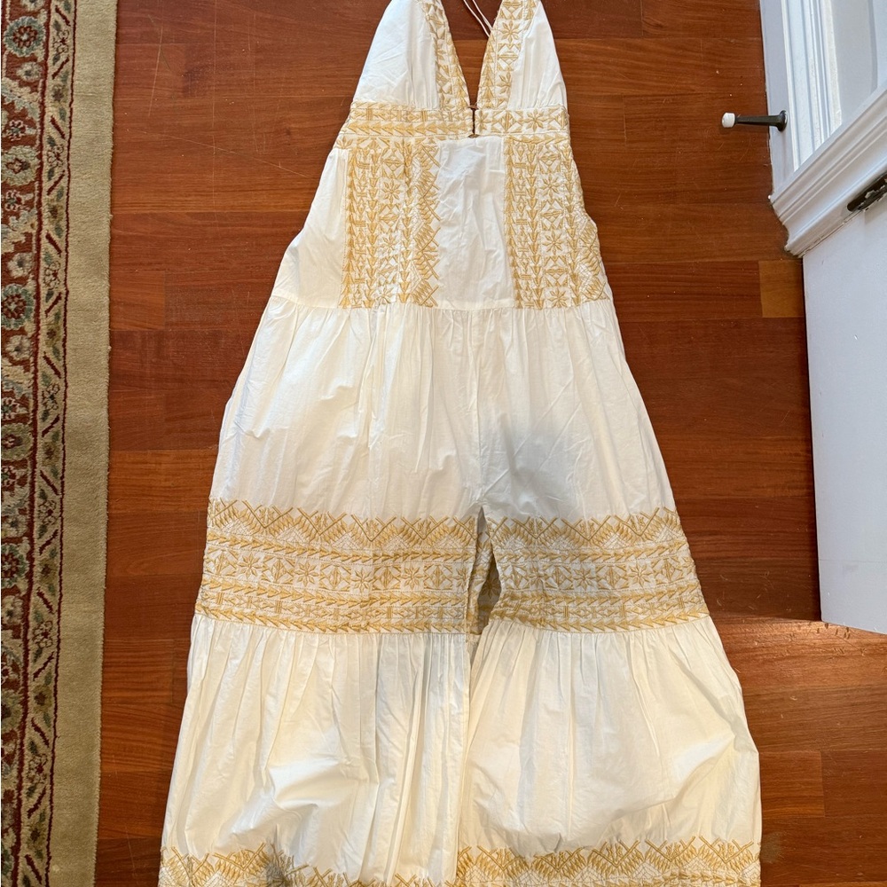 Chic Backless White and Gold Dress
